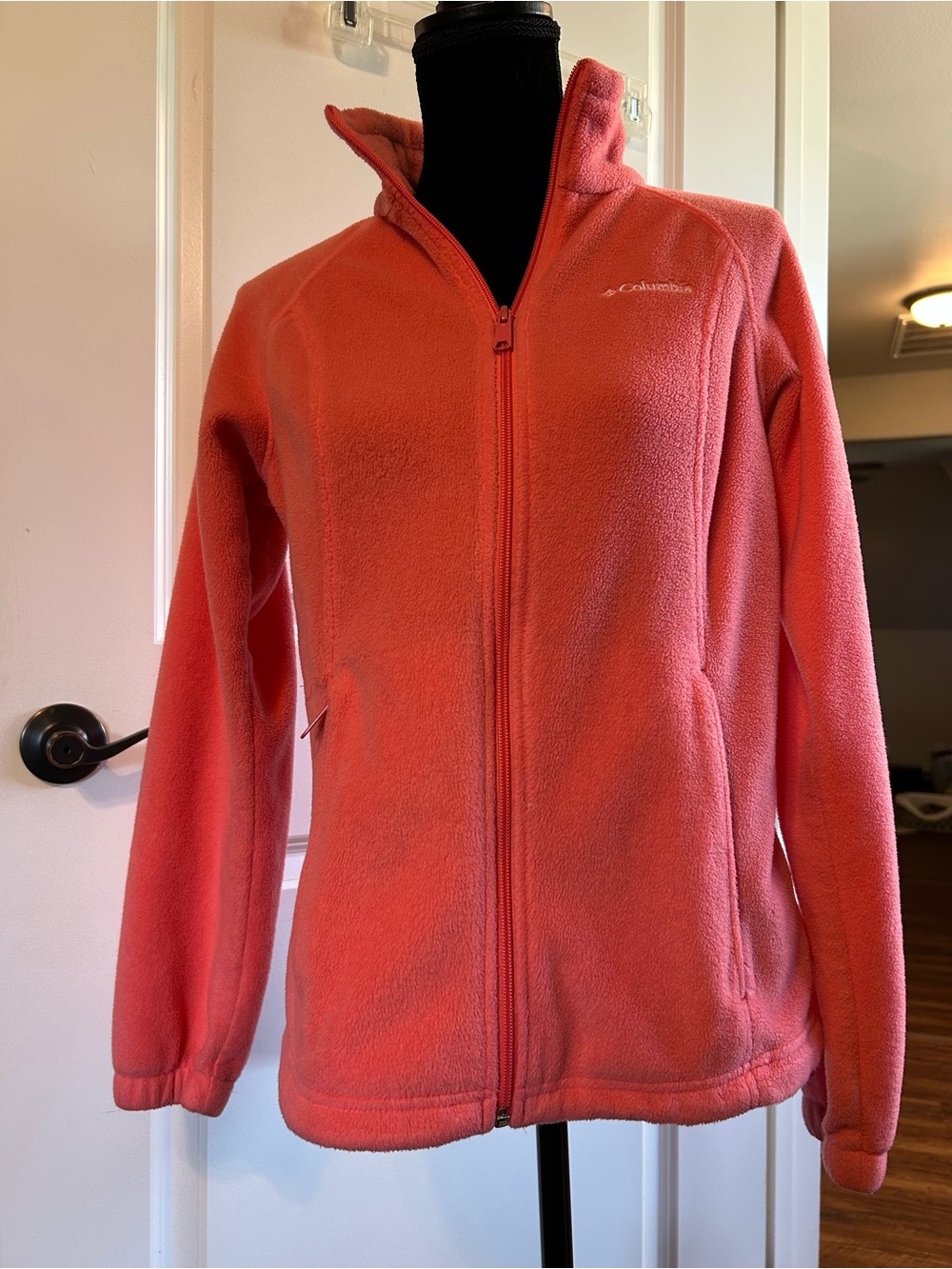 Columbia women‘s Coral Pink Full-Zip Fleece Jacket